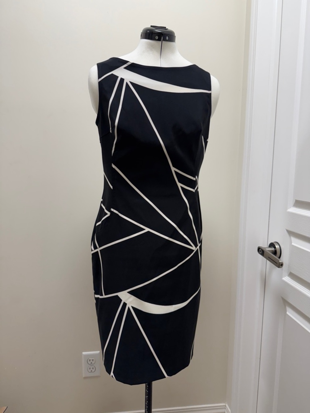 Evan Picone Black Midi Dress with White Geometric Print